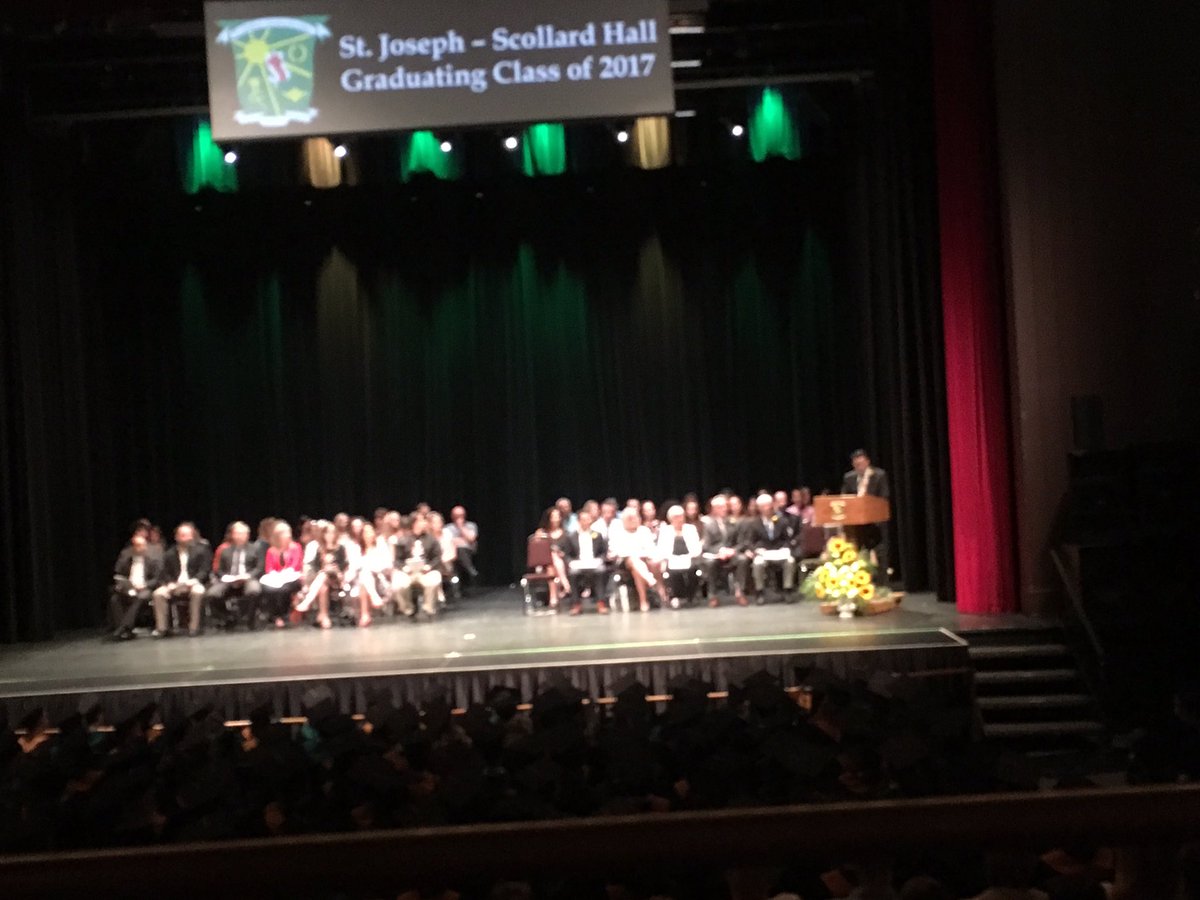 Arnya_Baby's tweet photo. Believe in yourself. Derek Belanger. #SJSH #GRAD2K17 @SJSHSAC @npsc_schools https://t.co/8PiHaK9kzA