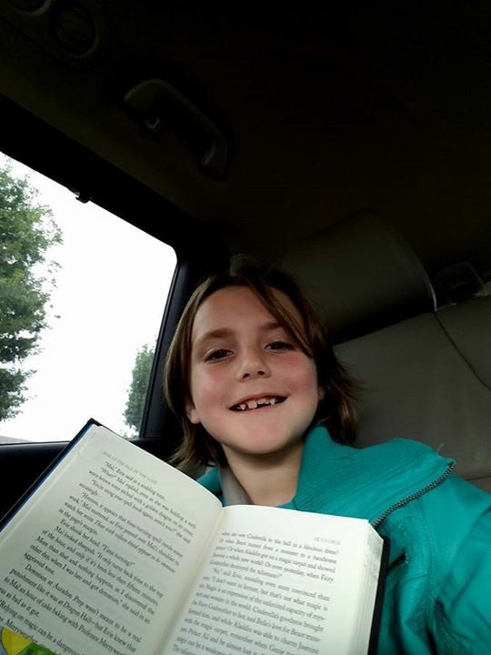 BlackburnElem's tweet photo. ❤️this...Brady with her reading selfie box marked!  WooHoo!!! 📚🐾📖 #BlackburnSummerSelfies #ForneyConnects https://t.co/7xhsWaiI3P