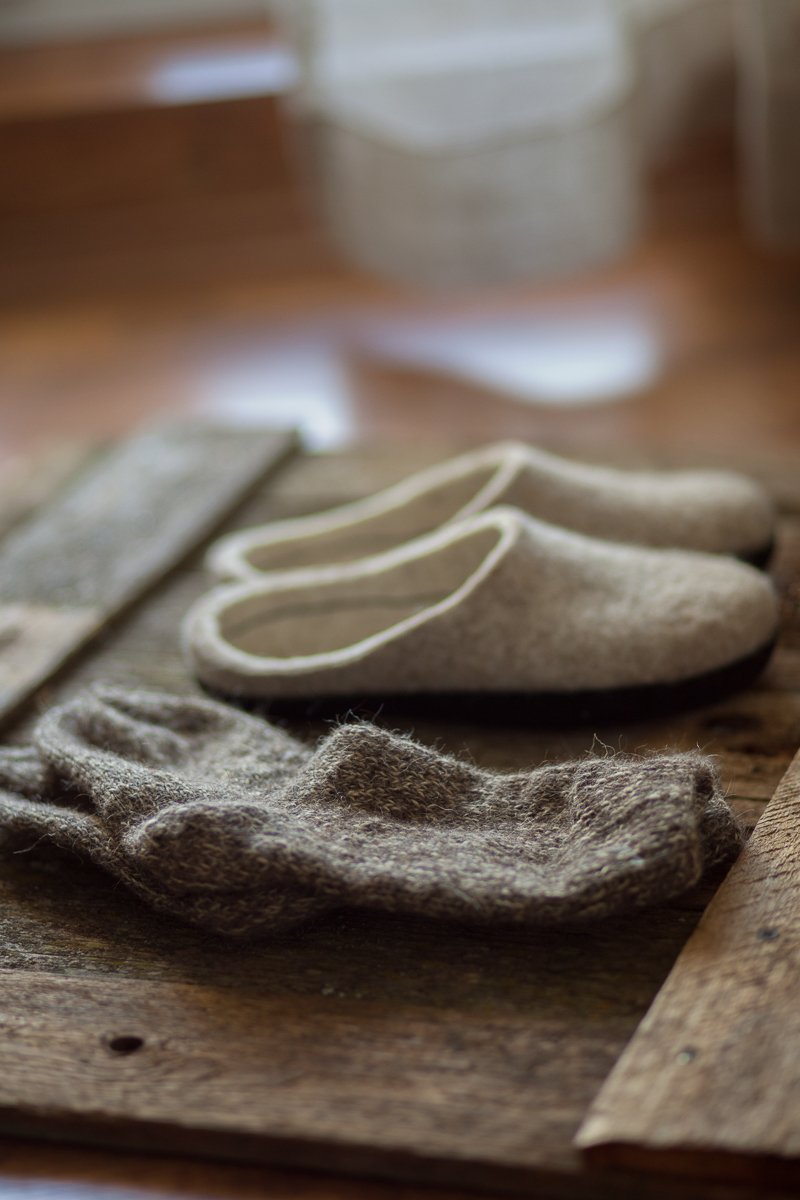 neringaruke's tweet image. Woolen socks and felted slippers
#woolen #socks #knitted #slippers #felted #felt #boots #ecofashion #rukeofficial #knitwear #slowfashion