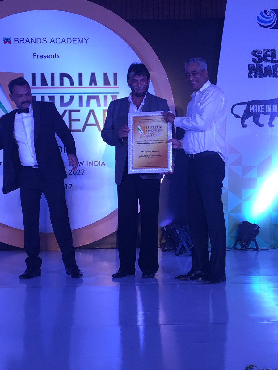 sardesairajdeep's tweet photo. Started an award Indian of the Year many years ago: now receiving one by same name for journalism from a childhood hero Sandeep Patil! 😄 https://t.co/Zerlw5YkPn