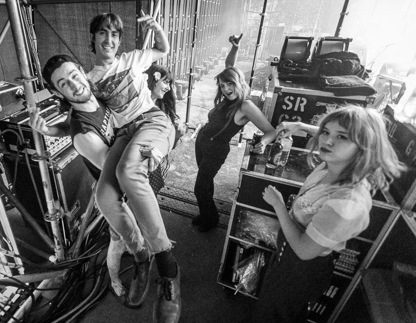 HelloBleached's tweet image. Hey Vienna we got another show tonight at Rhiz !!! Let's dance 💃 
📷: @patrickmunnich