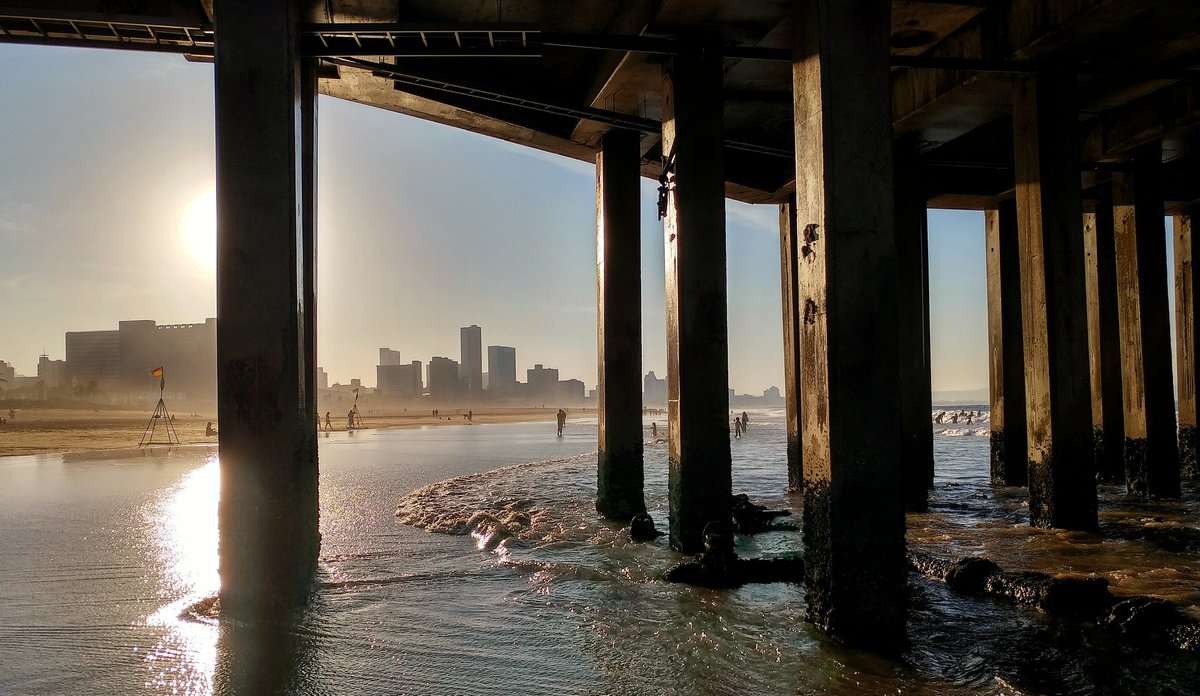 School's out.
Sun's out.
Tide's out.
This is #Durban in winter 😍