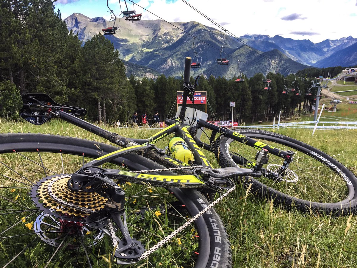 Easy day on the course:) #vwmtbteam