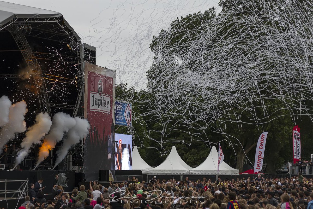 ZMNieuws's tweet photo. @parkpop wederom het grootste feest van Nederland https://t.co/KqNw8Cljdc @DucosInfo @smithcomm @guusdutrieux https://t.co/JU9Hbo9On5