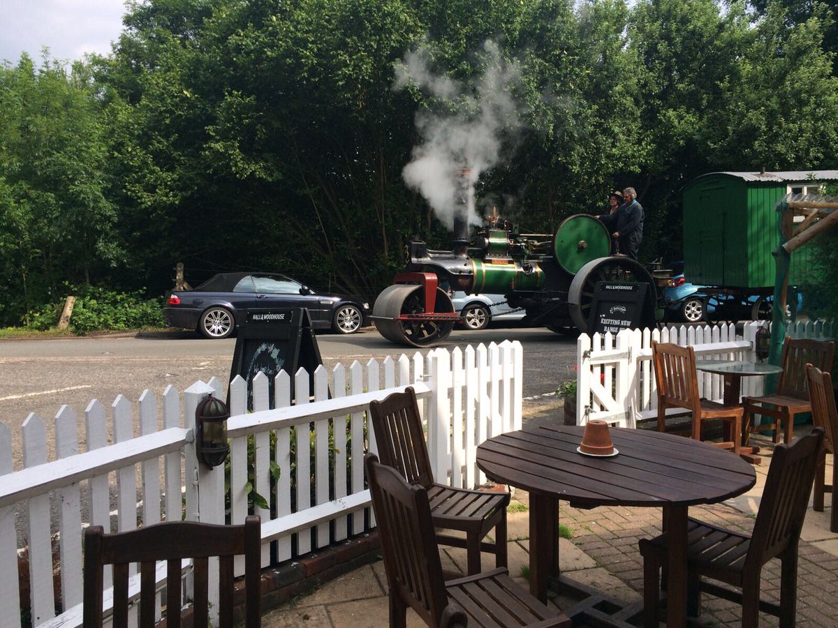 TheHuntsman_pub's tweet photo. #SummerSteam Festival @SpaVRofficial 🚂 https://t.co/eZ6QrWxdbU