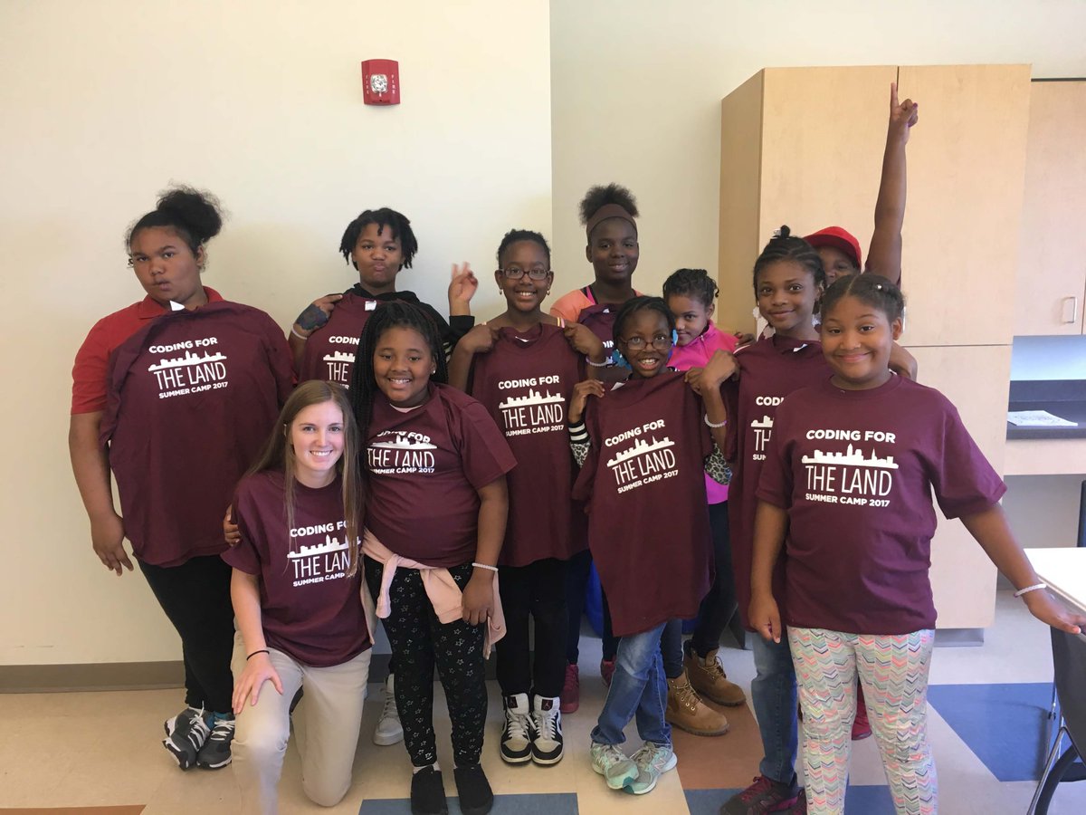 CuyahogaHousing's tweet image. Congrats to the campers that completed the 4 day @Coding4THELAND computer coding camp this week! #GirlsWhoCode #CodingisCool @NCWIT