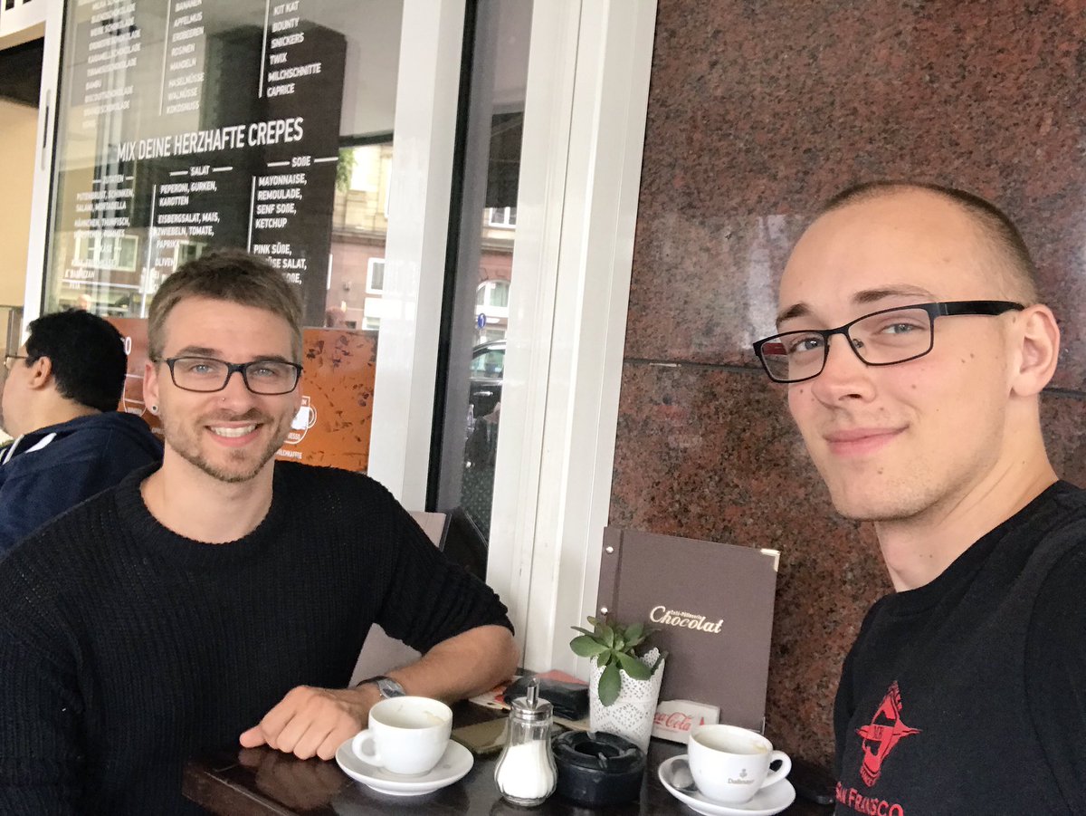 Heute feiern wir wie die ganze Republik die #EheFürAlle. 

Wir gehen aber noch einen Schritt weiter und fordern: #TworfFürAlle!

#tworf5 🥂