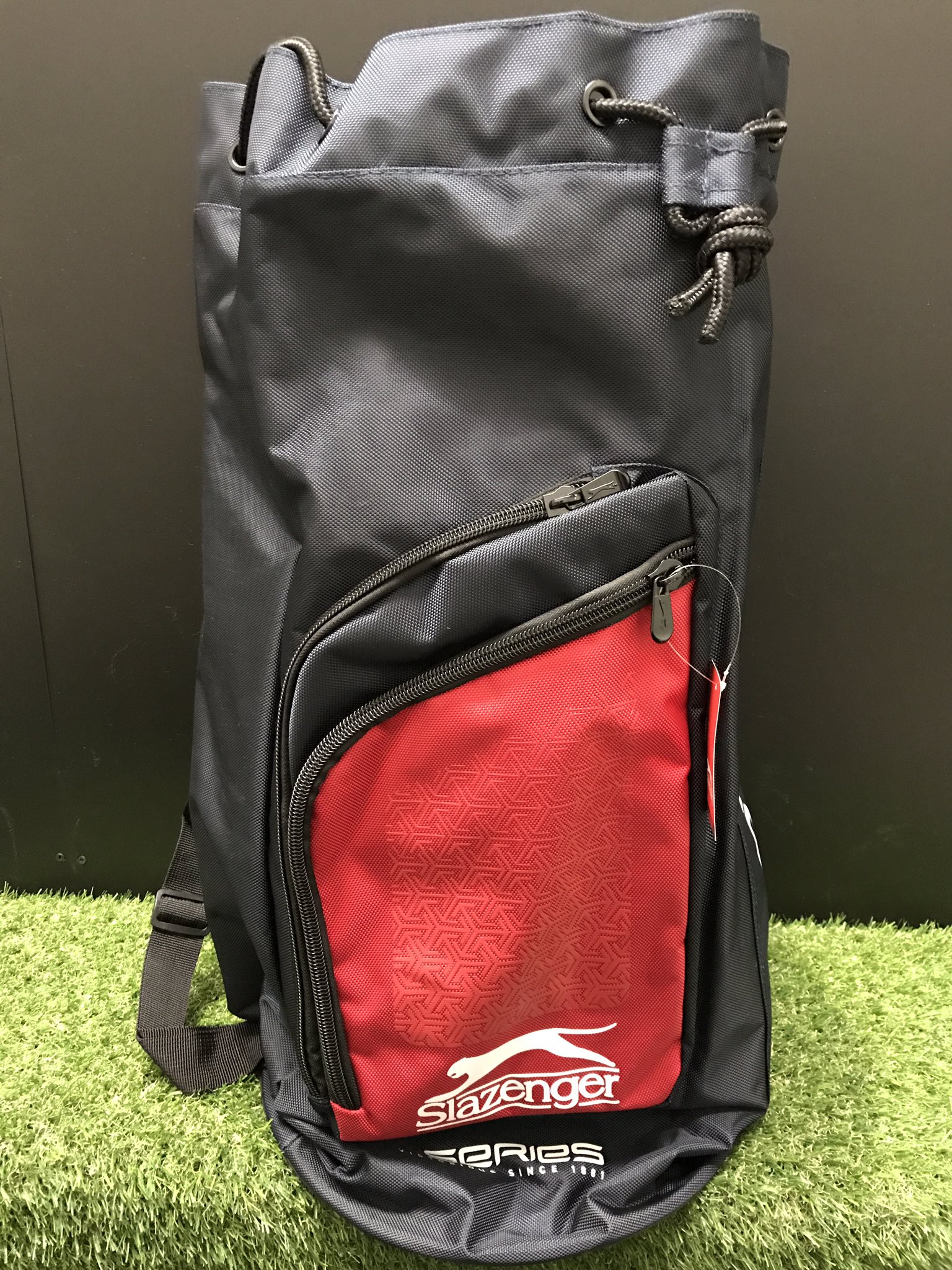 slazenger v series duffle bag