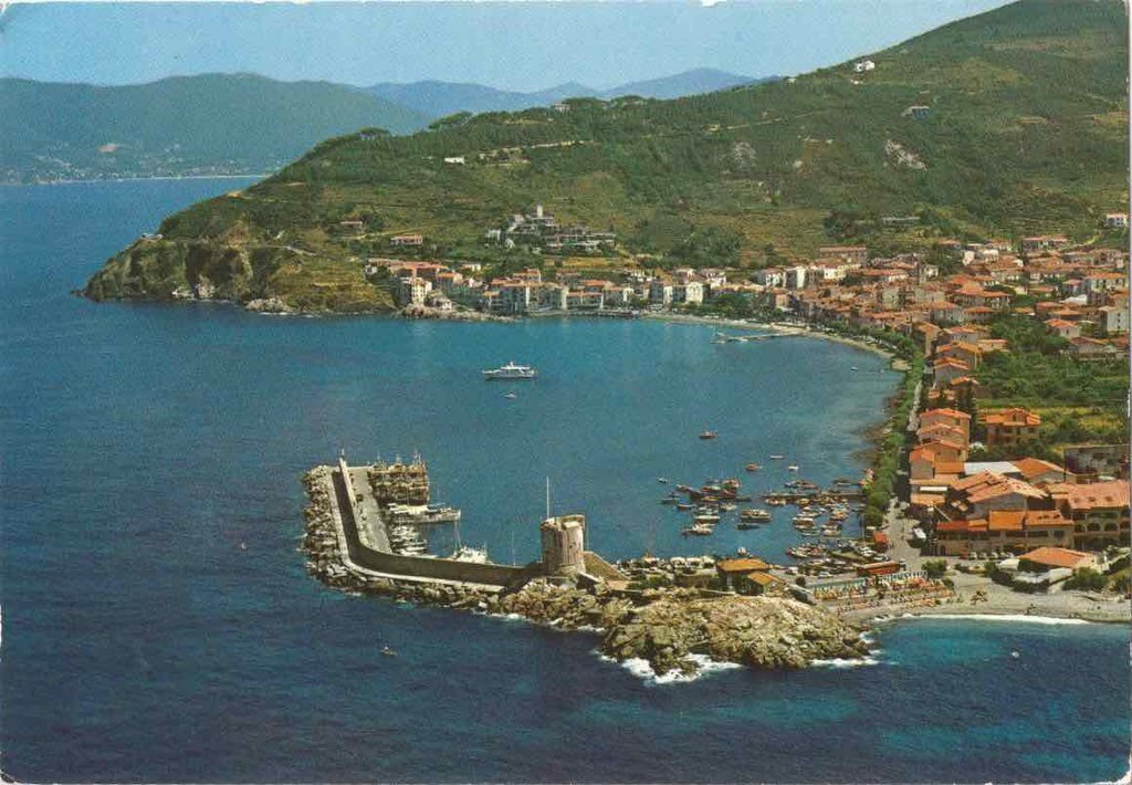 Found some chestnuts &amp; boiled them in the teapot.