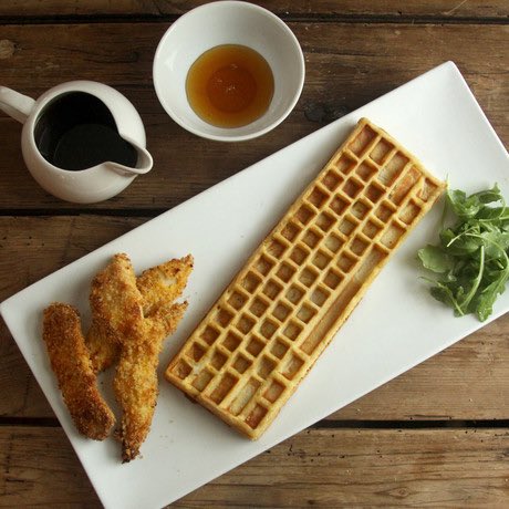 miunger's tweet photo. I'm so hungry...and all I have is this ipad keyboard case... #BreakfastSkeuomorphism #MissingSteveJobs https://t.co/9QSODFEvug