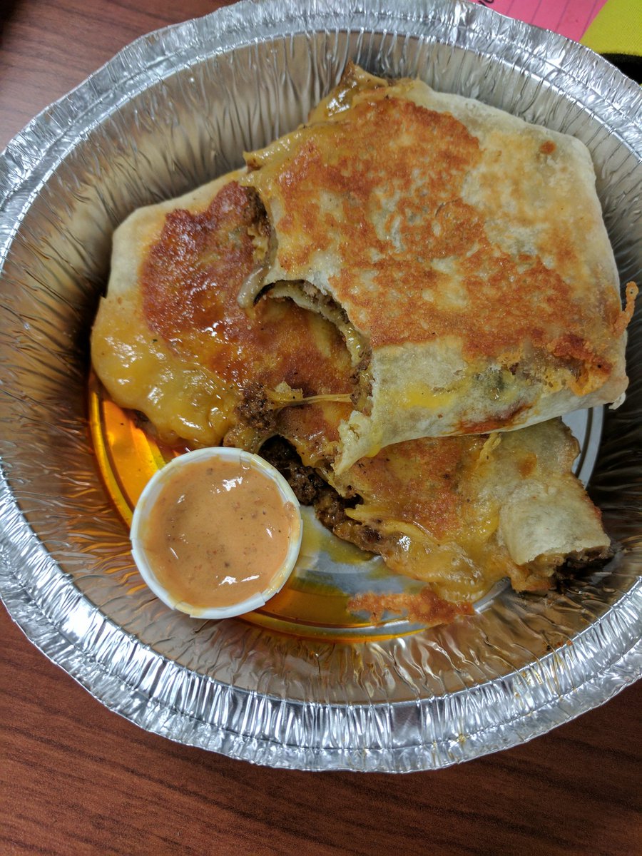 1101RemountFood's tweet photo. Enjoying a chorizo chicken quesadilla from @Rolledqdillas , delicious! https://t.co/8rqhMROQgM