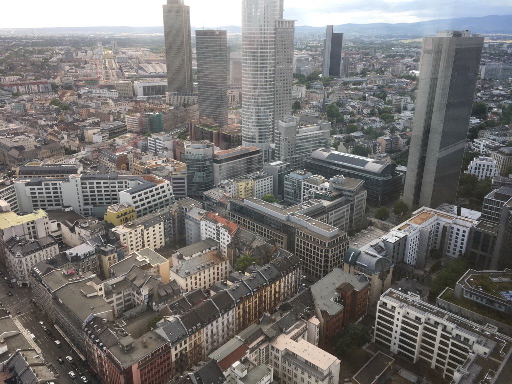 Wow! Wir freuen uns auf alle, die Zeit haben über den Dächern von Frankfurt mit uns zu feiern! #jb30