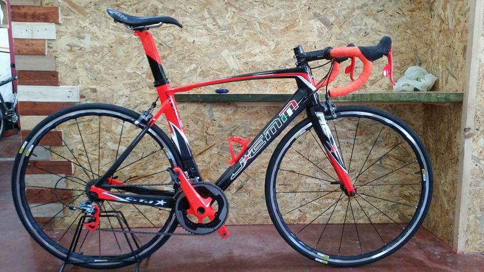 JeemBikes's tweet photo. J-EMM 5.5 Honey Comb .
Carbonio Tecnológico Italiano 100%. https://t.co/qVWANiQHjY