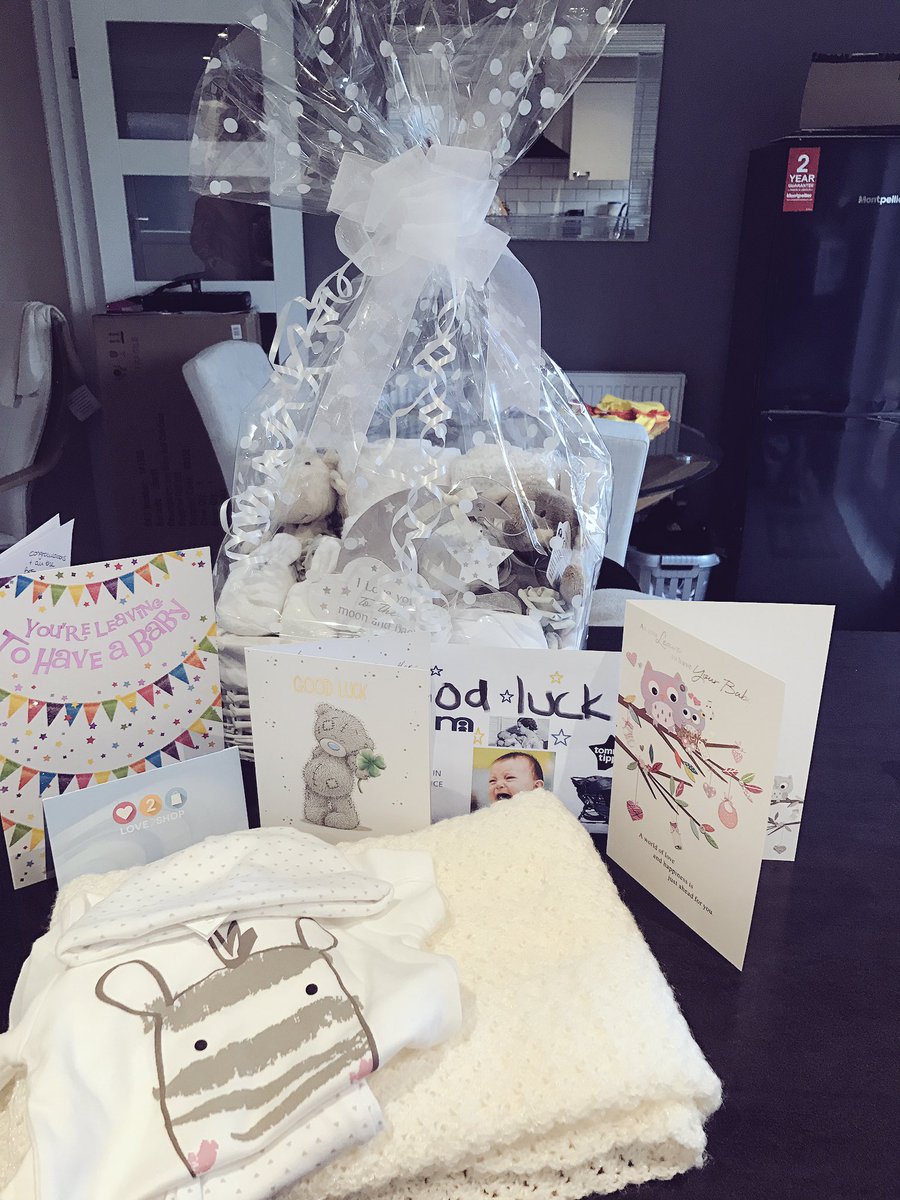 HannahFlexE's tweet photo. My work mates are just too amazing. Beautiful gifts 🎁👶🏻 #TeamInsurance #TeamDru https://t.co/FZiDPUa6FK