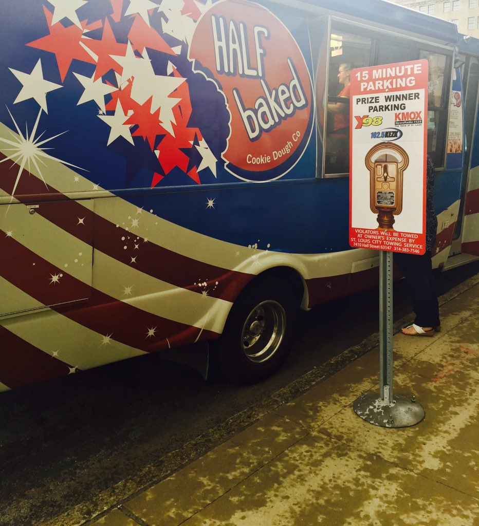 AftonSpriggs's tweet image. You know it's a good day when the @CookiedoughSTL truck shows up at your office! 🍪#CBSSTL #yum