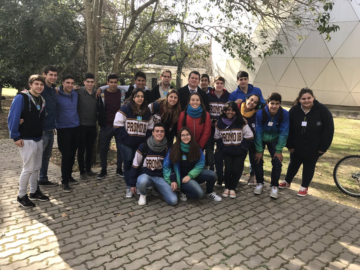 infoBsAsconvos's tweet photo. Visita al Planetario de la ciudad de La Plata #SendaEducativa @BAeducacion #EESTN1 #CFP401 de San Nicolás https://t.co/p5Zp4xAHuK
