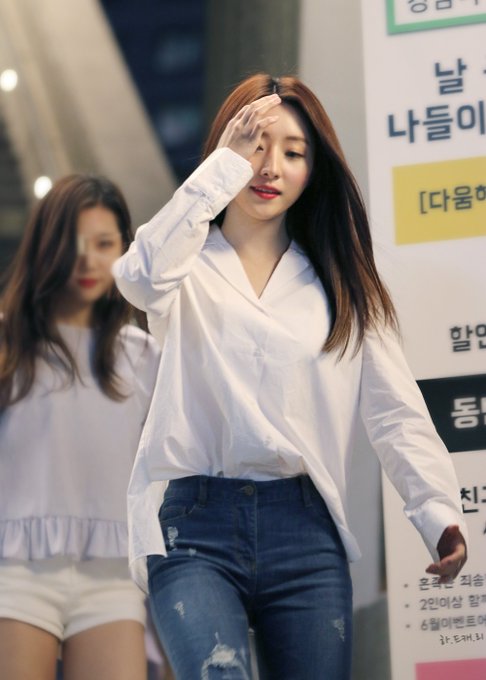 DDlWCDnUwAA4b40.jpg:small