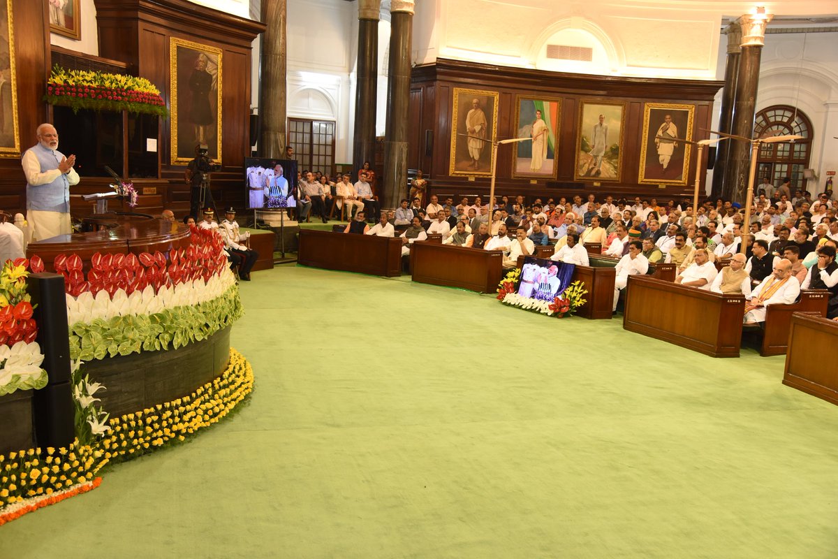 AmitShah's tweet image. Historic day.
#GSTForNewIndia