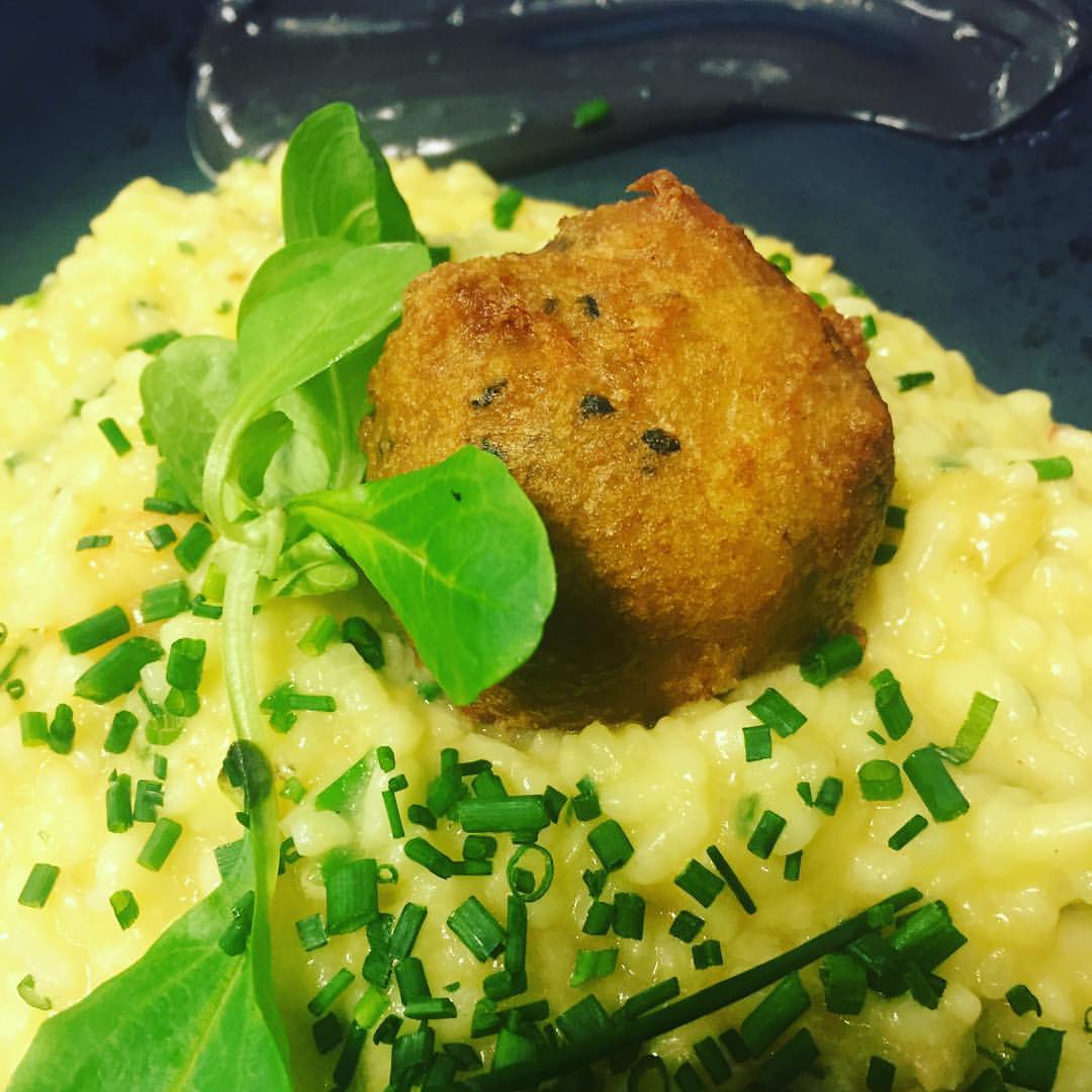 bal_d_o's tweet photo. Este #findesemana toca #rebajas en @puertovenecia ,🤗🤗os esperamos a #comer, #cenar y/o al descansito. #RESTAURANTE #ZARAGOZA https://t.co/TLnWEaDqUy