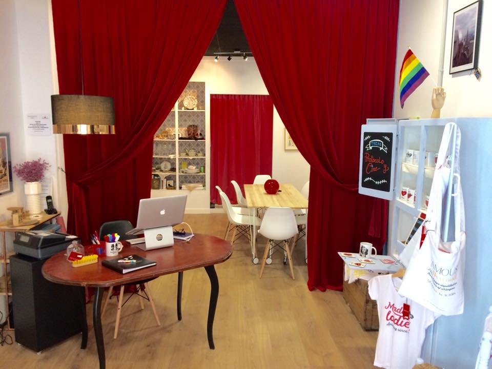 Ven a conocer nuestro espacio en LA #lavapies #madrid y verás como te sientes en casa. #diseño #moda #regalo #etiqueta #protocolo