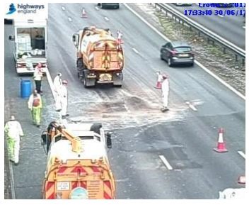 HighwaysWMIDS's tweet photo. Delays 1 lane open #M42 N/B btwn J3 #Reditch and J3a #M40 @HighwaysWMIDSare making progress with spillage clearance https://t.co/xjSYKZ9pHD https://t.co/m57LKlO36t