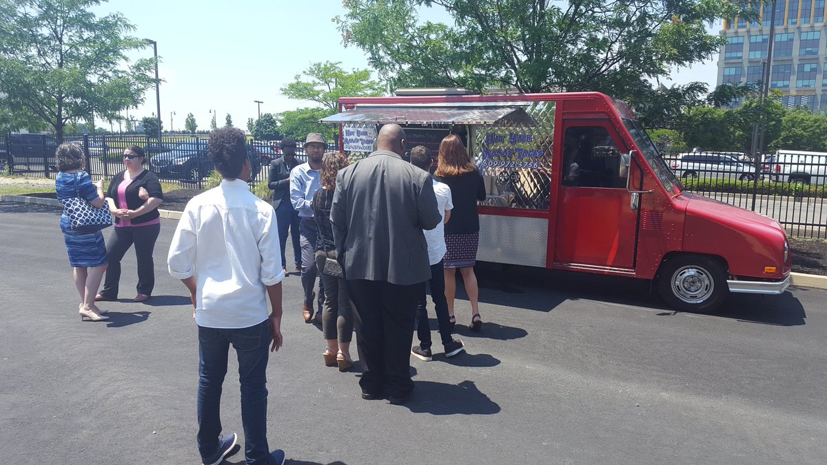 ThomasBoydPR's tweet photo. Lunch break at #SMDAYNJ with @Noturmamastacos! https://t.co/wa9Rjv6uN8