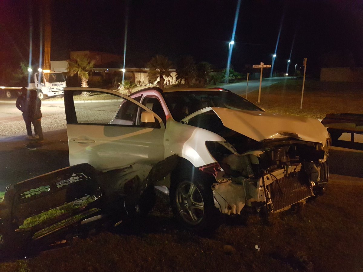 TraumaNetPE's tweet image. Mva corner Borghorst and Admerality way. @_ArriveAlive @jour_maine @FatalMoves