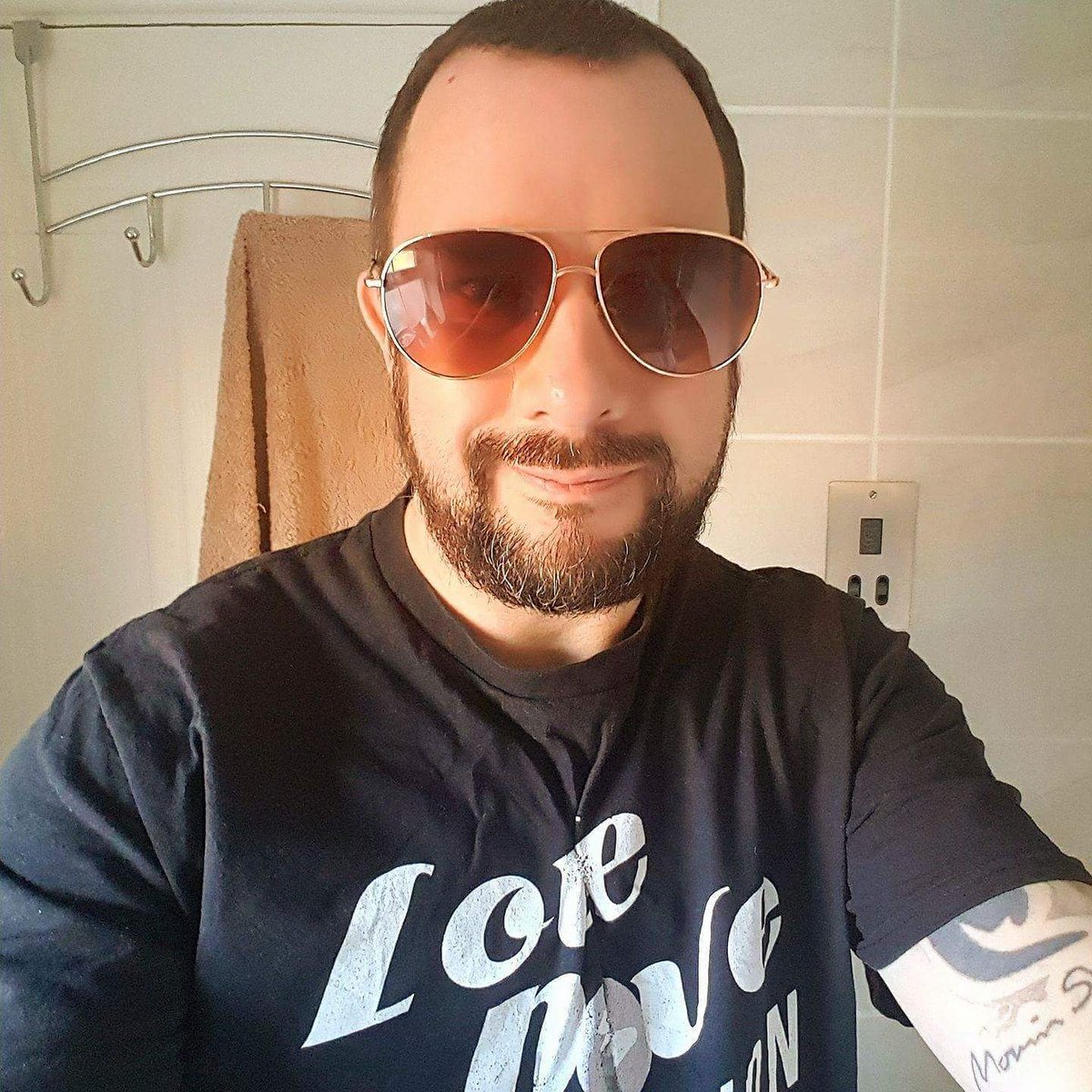 lovingdjing's tweet photo. Cheers 🍺 https://t.co/fJCBlONOQT