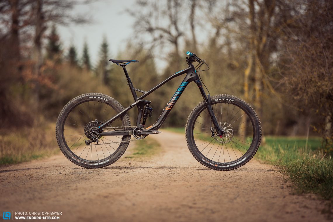 CanyonFrance's tweet photo. "L’un des vélos les plus puissants du marché." - @enduro_mtb_mag à propos du #StriveCF 7.0 Race → https://t.co/3V9GXmdqG0 https://t.co/5oN6XtR6G1