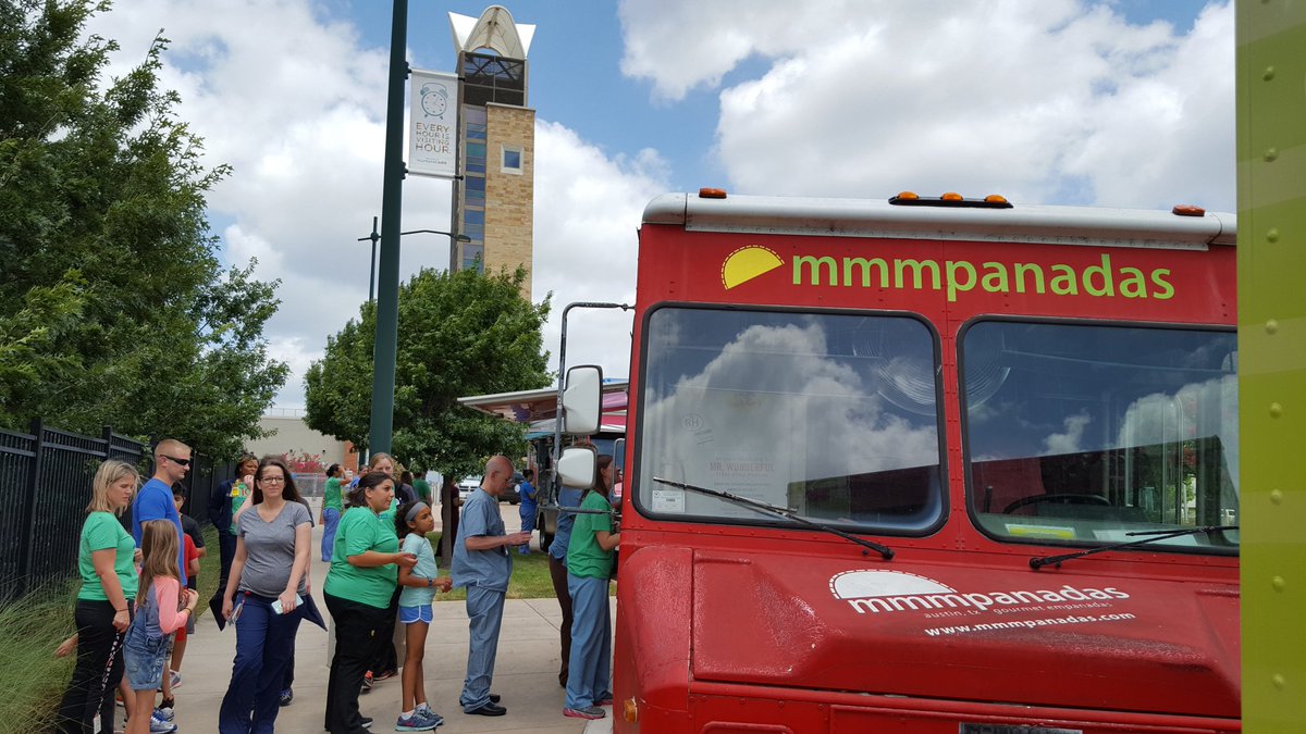 mmmpanadas's tweet image. mmmpanadas is helping @dellchildrens hospital celebrate 10 years of caring for kids. Hot mmmpanadas until 2pm today! #humancare #mmmpanadas