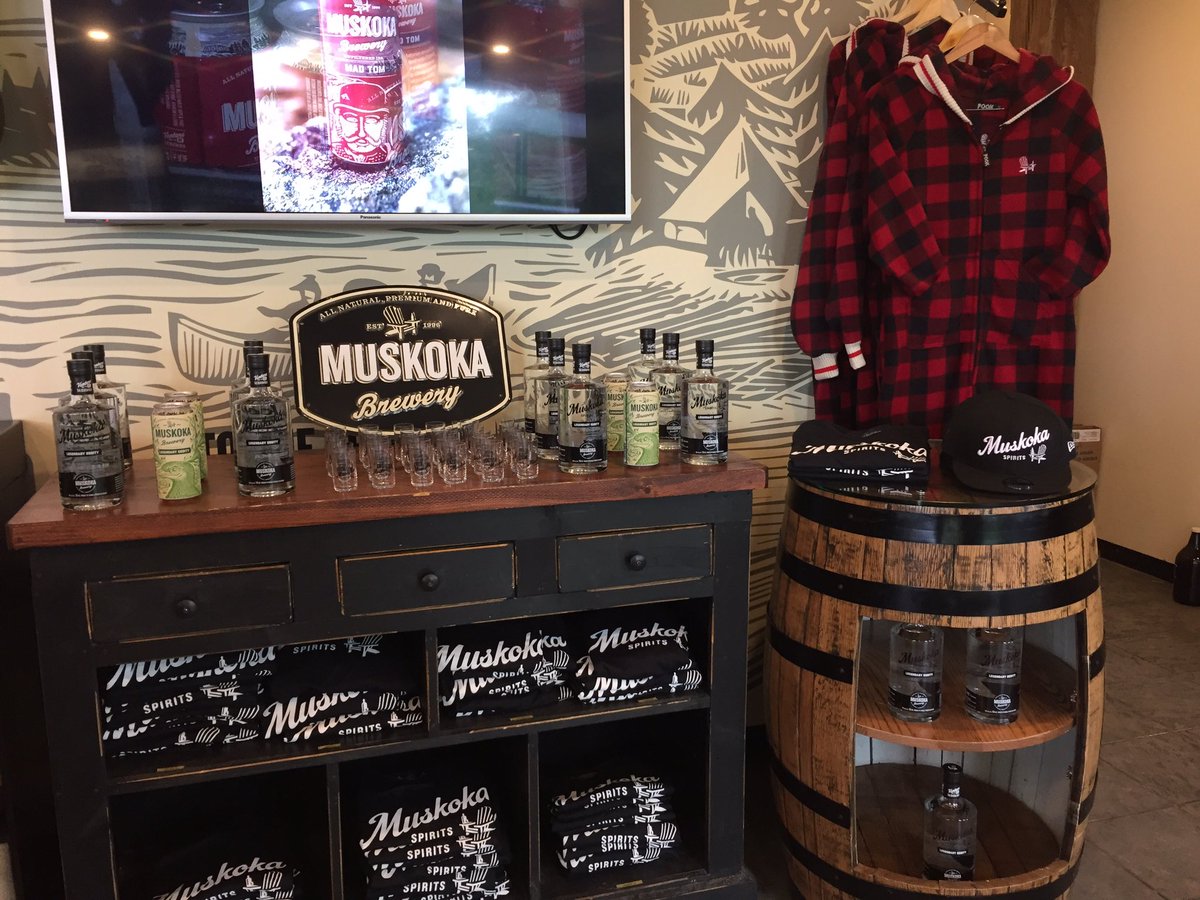 MuskokaJosh's tweet photo. Are you Gin-terested? You should be.. it's now available at our retail store @MuskokaBrewery #limitedrelease #longweekend #canada150 https://t.co/s80VwmKNJl