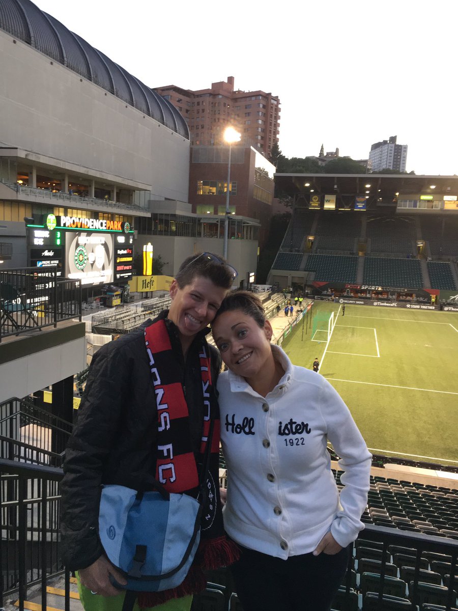 The power of two #pdxsantebar <a href="/PDXSante/">PDX Santé Bar</a> <a href="/VeroniqueLaFont/">Véronique M LaFont</a> <a href="/MariaXXXVI/">Maria Peters Lake</a> <a href="/NorthParkBlocks/">NorthParkBlocksPDX</a> <a href="/PinkHankypdx/">PinkHankyPDX</a> <a href="/pdxbloggers/">Portland Bloggers</a> <a href="/PDXSmallBiz/">PDXSmallBiz</a> <a href="/pdxbars/">PDXBars</a>