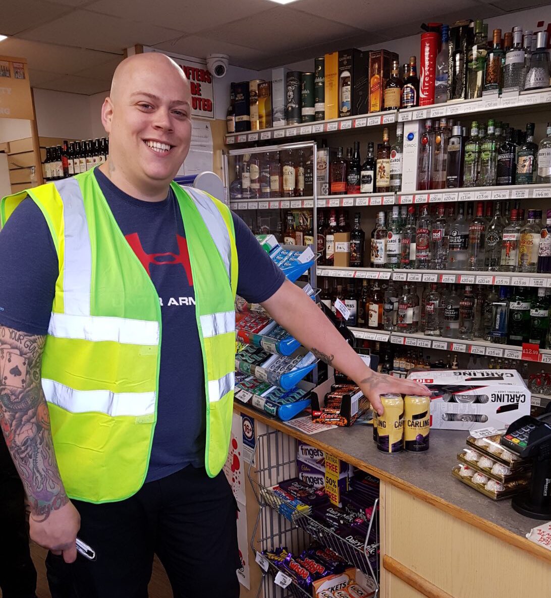 PowerforceMCNSM's tweet photo. @carling #carlingcider black fruits Absolutely flying out in Barton! This chap only came in for a Carling 4pack! What a smile as well! https://t.co/sayShl2DLq