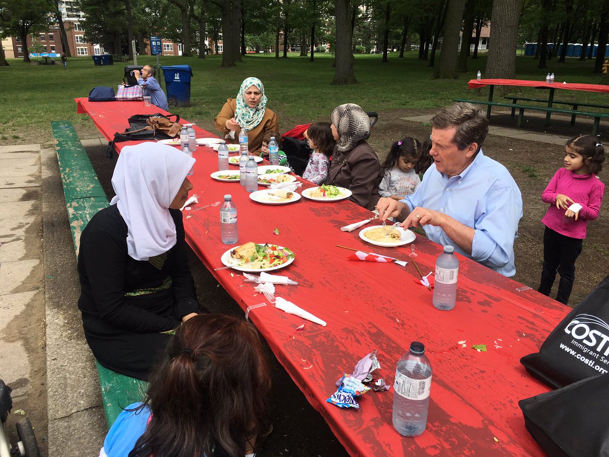 JohnTory's tweet image. Celebrating #Canada150 with Syrian refugees who have made Toronto their home, and thanking the Torontonians who welcomed them.