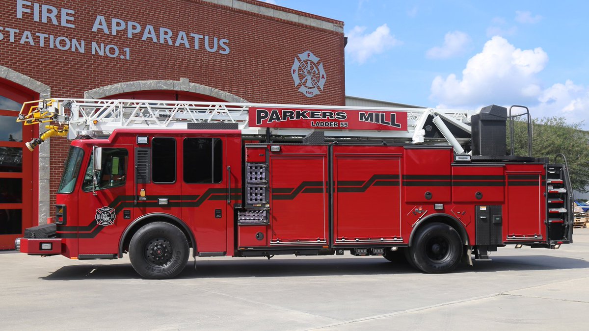 FerraraFire's tweet image. Congrats to the Parkers Mill FD #kentucky on new MVP Rescue Ladder with over 200 csf of equipment storage #firetruck #firefighter #REVStrong