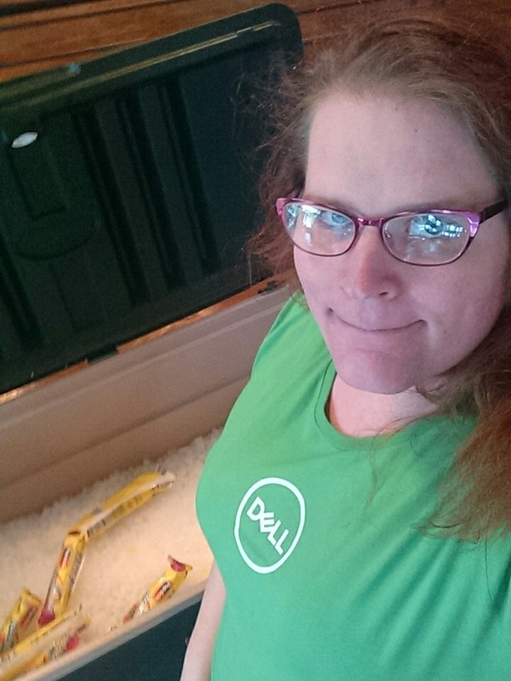 CeladonCh's tweet image. #iwork4dell @DellNashville enjoying #globalprideday with free popcicles.  Almost gone!!