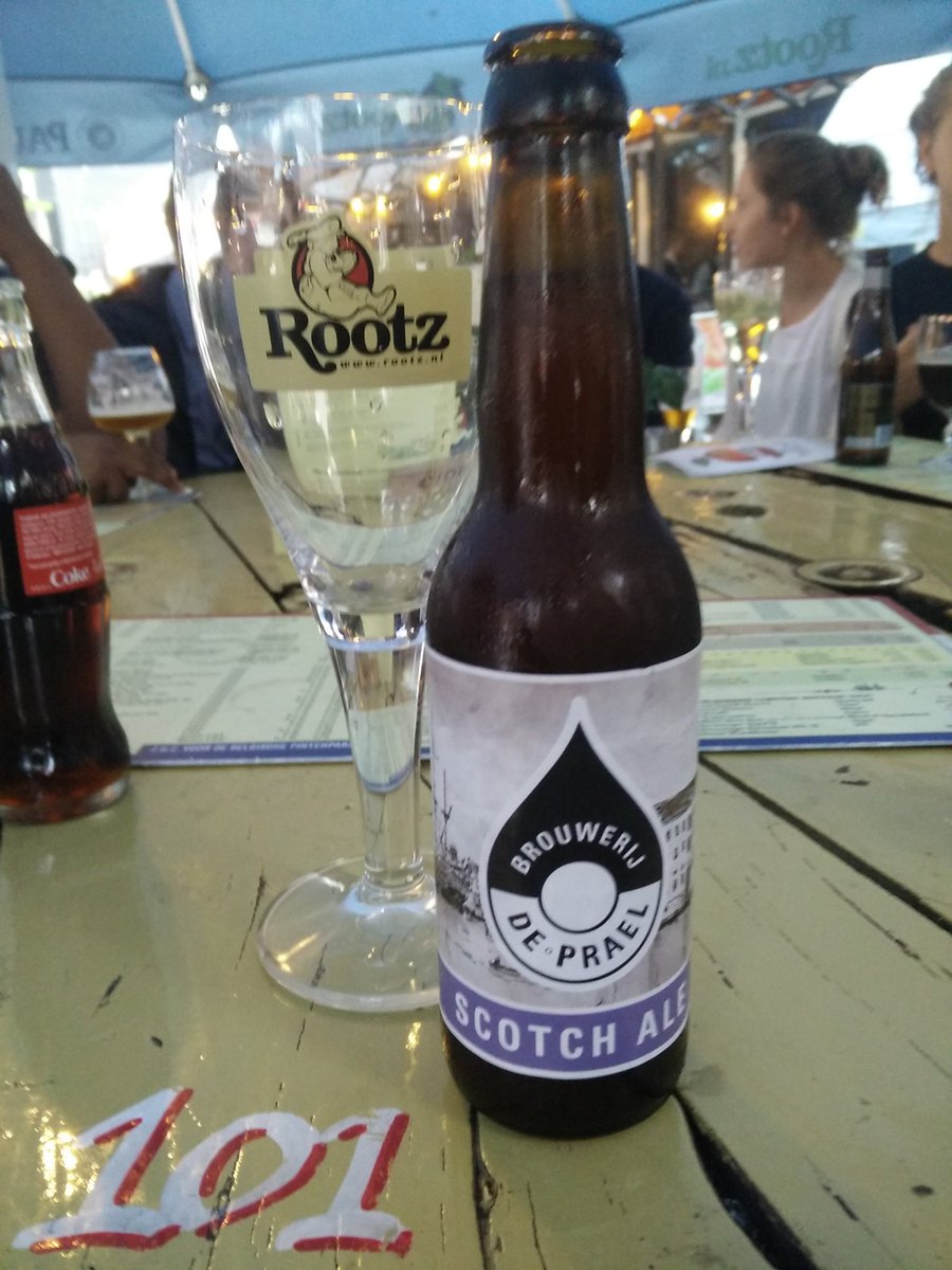 CheekyPieDH's tweet photo. Cheeky weekend beginnen met een borrel van de Changemakers Alumni. Met een biertje van @deprael natuurlijk! #sociaalondernemerschap https://t.co/Q3I8nyH7Pz