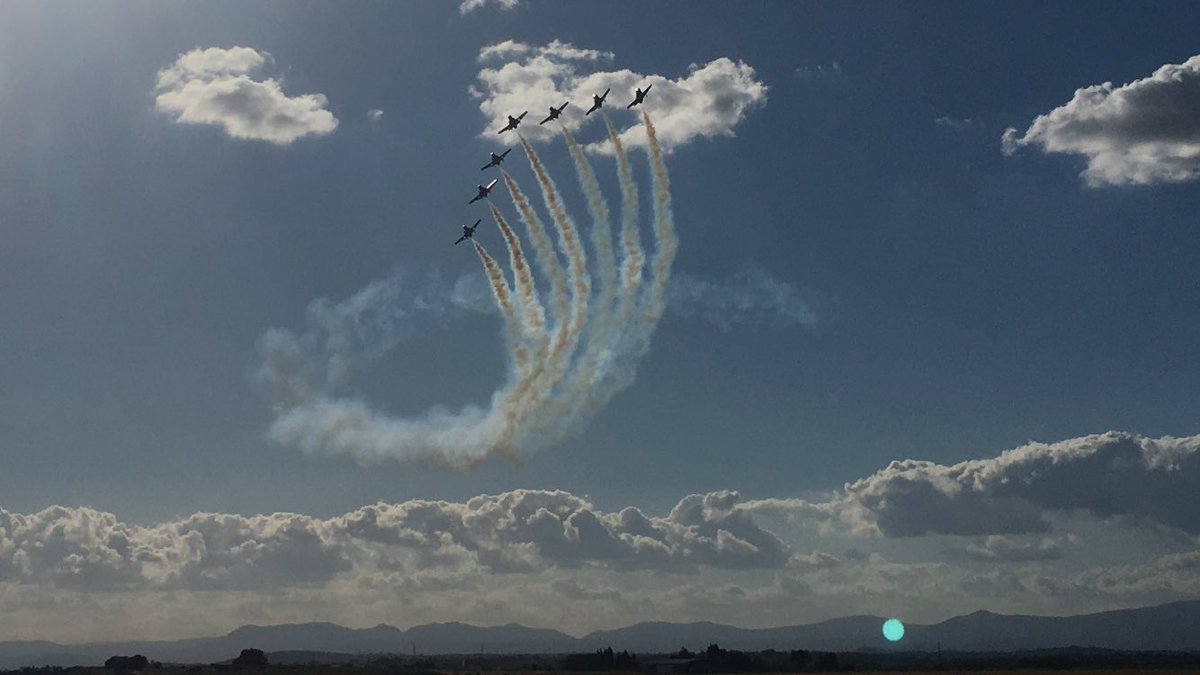 patrullaguila's tweet photo. Boa tarde.La Patrulla Águila completa con éxito el ensayo para la exhibición del próximo domingo en Castelo Branco (Portugal).Os esperamos! https://t.co/V7y9v4yJRG