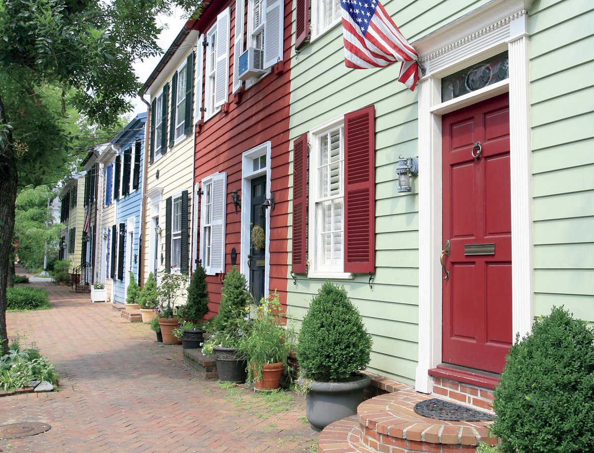 Where will you go this summer? journey.ritzcarlton.com/destination-gu…