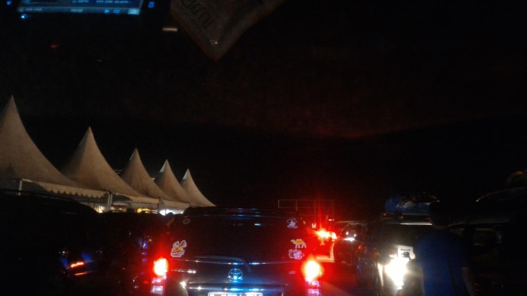 Antrian naik kapal +/- 1 jam dipelabuhan Bakauheni-Dermaga7
#InfoBalikElshinta