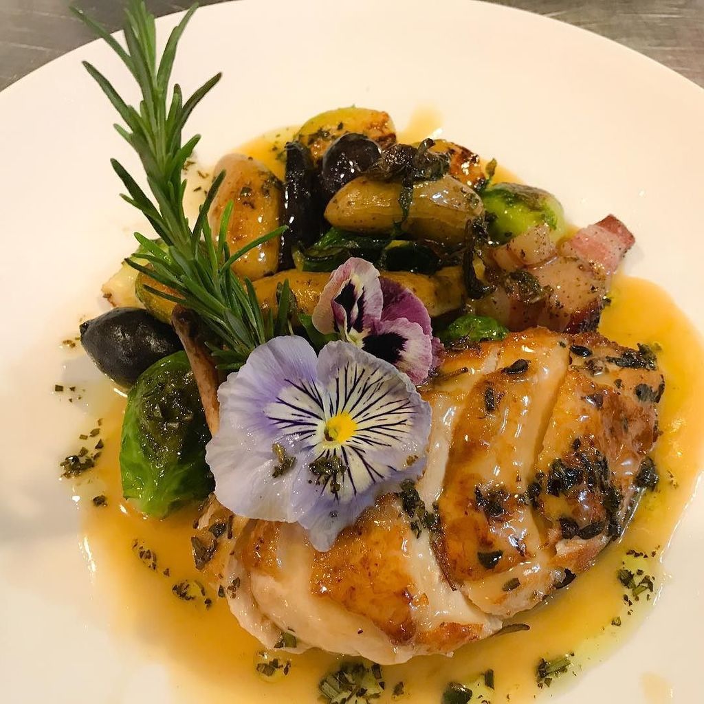 Indulge your senses to our classic Airline Jidori Chicken with lemon beurre blanc sauce. #laboheme #labohemefoods … ift.tt/2svkumy