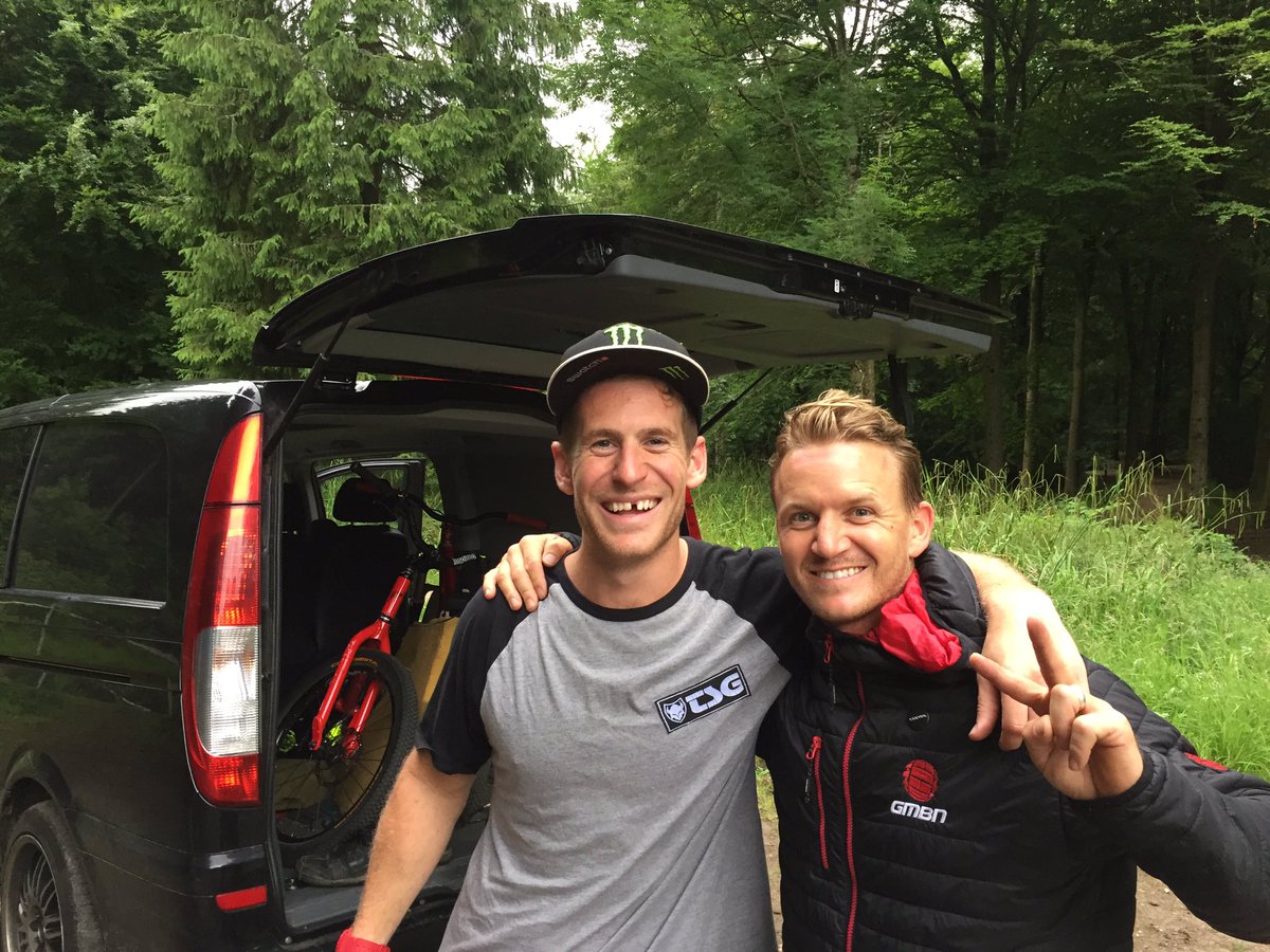 It's official. Wind Hill B1KEPARK gives you that Friday feeling. #makesyoufeellikeapro. <a href="/sampilgrim/">sam pilgrim</a>  and <a href="/zimblake/">Blake Samson</a> last men standing.