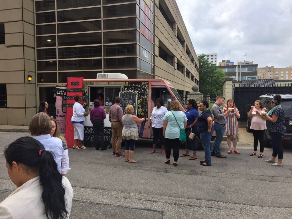 TedLMaple's tweet photo. Strawberry Friday with @EarlyLearningIN and @wfyi! https://t.co/YVPvrvnTZF