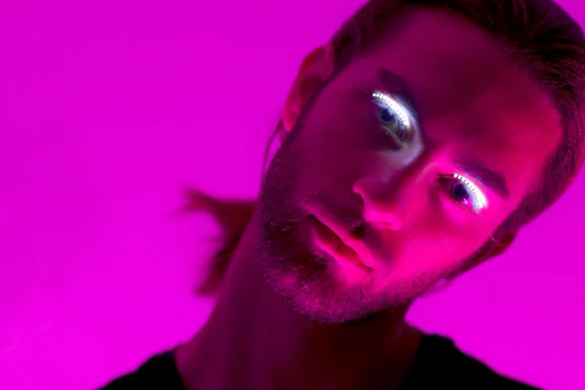 stevekrohn's tweet image. Check out the Crazy Light-Up Eyelashes of the Future That Have Raised Nearly 100,000 on Kickstarter entrepreneur.com/article/296673