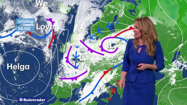 RTLnieuws's tweet image. Weervrouw Helga van Leur houdt het bij afscheid maar nét droog rtlnieuws.nl/boulevard/ente…