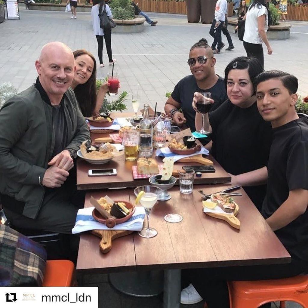 NikkiTMB's tweet image. #Repost @mmcl_ldn
・・・
Cheers to the weekend from Team @mmcl_ldn ✨🥂🍾🥂✨
#distributionexperts #luxury #experts #hairc… ift.tt/2u7s4pt