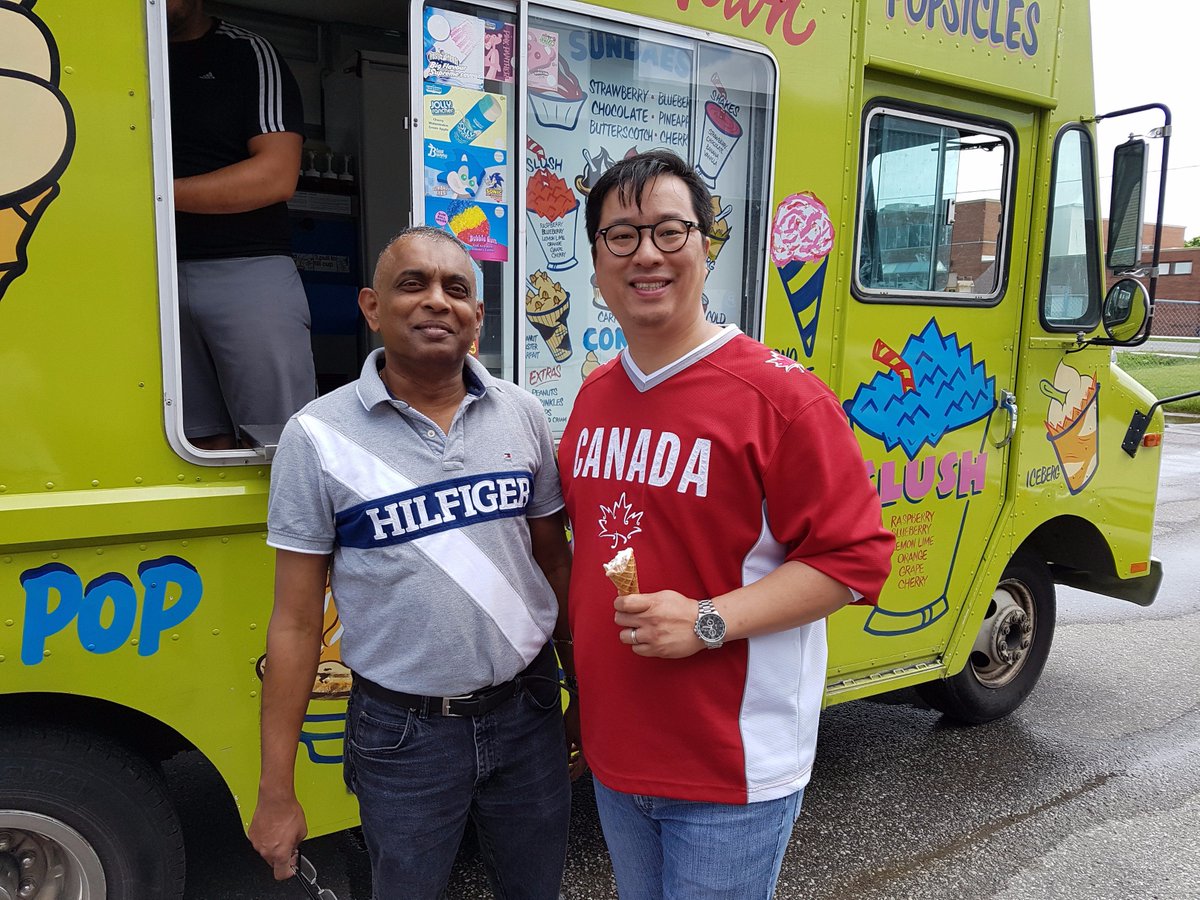 ForwardSign's tweet image. Happy Canada Day from everyone at Forward Signs!!! #Canada150