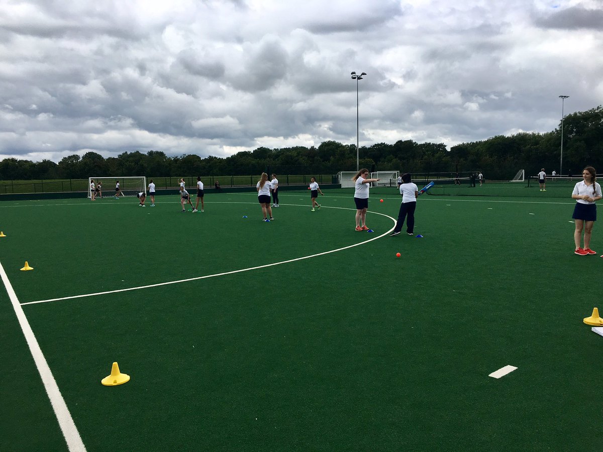 MissHodgson07's tweet photo. Some excellent lessons today teaching the #ForwardDrive in Cricket to Year 9 and Year 10. Super knowledge and understanding #Over #6balls https://t.co/l2Up99tIms