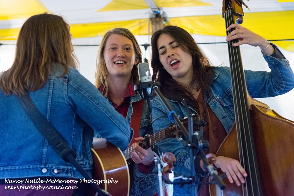 PhotosbyNanci's tweet photo. Posted pics of @LulaWiles #feastandfieldmarket #barnardvt https://t.co/NzLjYArs97 #livemusic https://t.co/irkYniViZ6