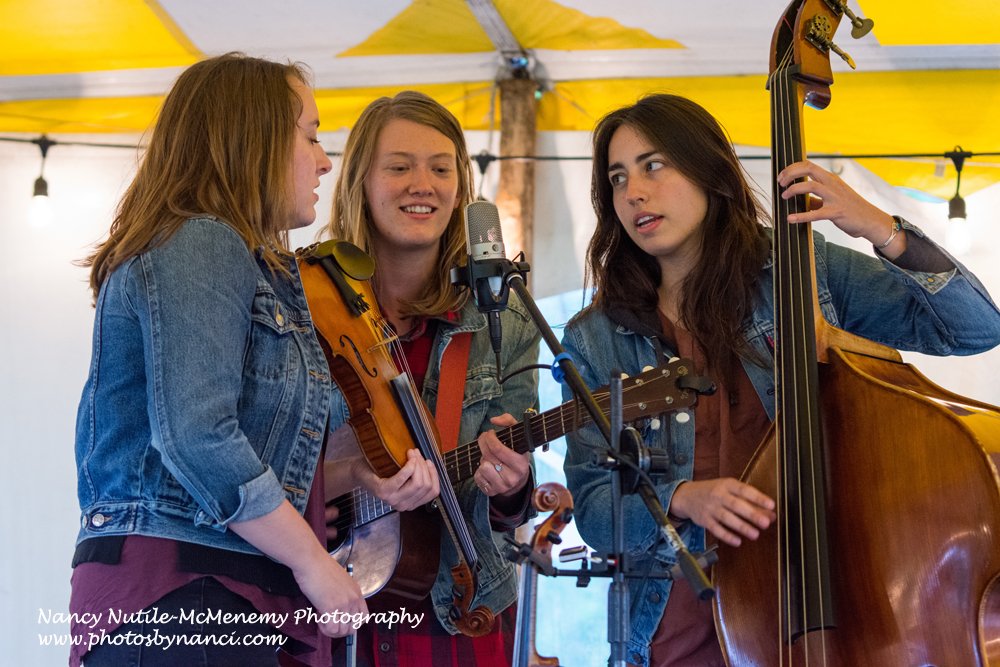 PhotosbyNanci's tweet photo. Posted pics of @LulaWiles #feastandfieldmarket #barnardvt https://t.co/NzLjYArs97 #livemusic https://t.co/irkYniViZ6